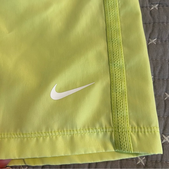 Nike Dri-FIT Neon Yellow Shorts Sz XL NEW - Picture 3 of 4